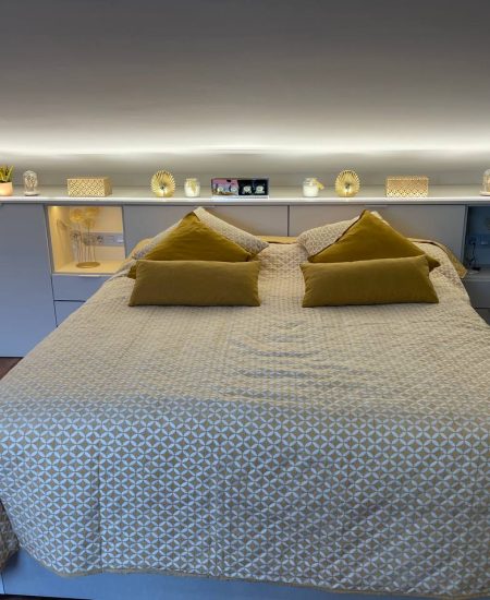 photo_5841540008488581507_y